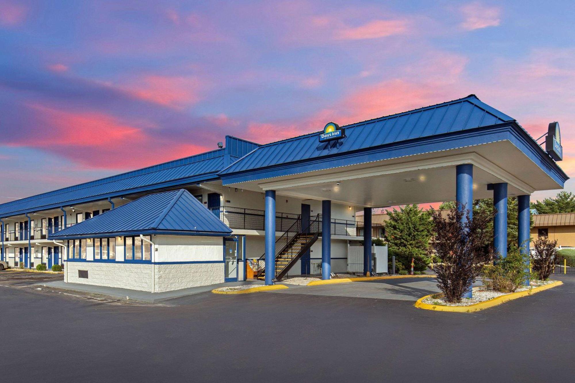 Days Inn By Wyndham Knoxville North Powell Eksteriør billede