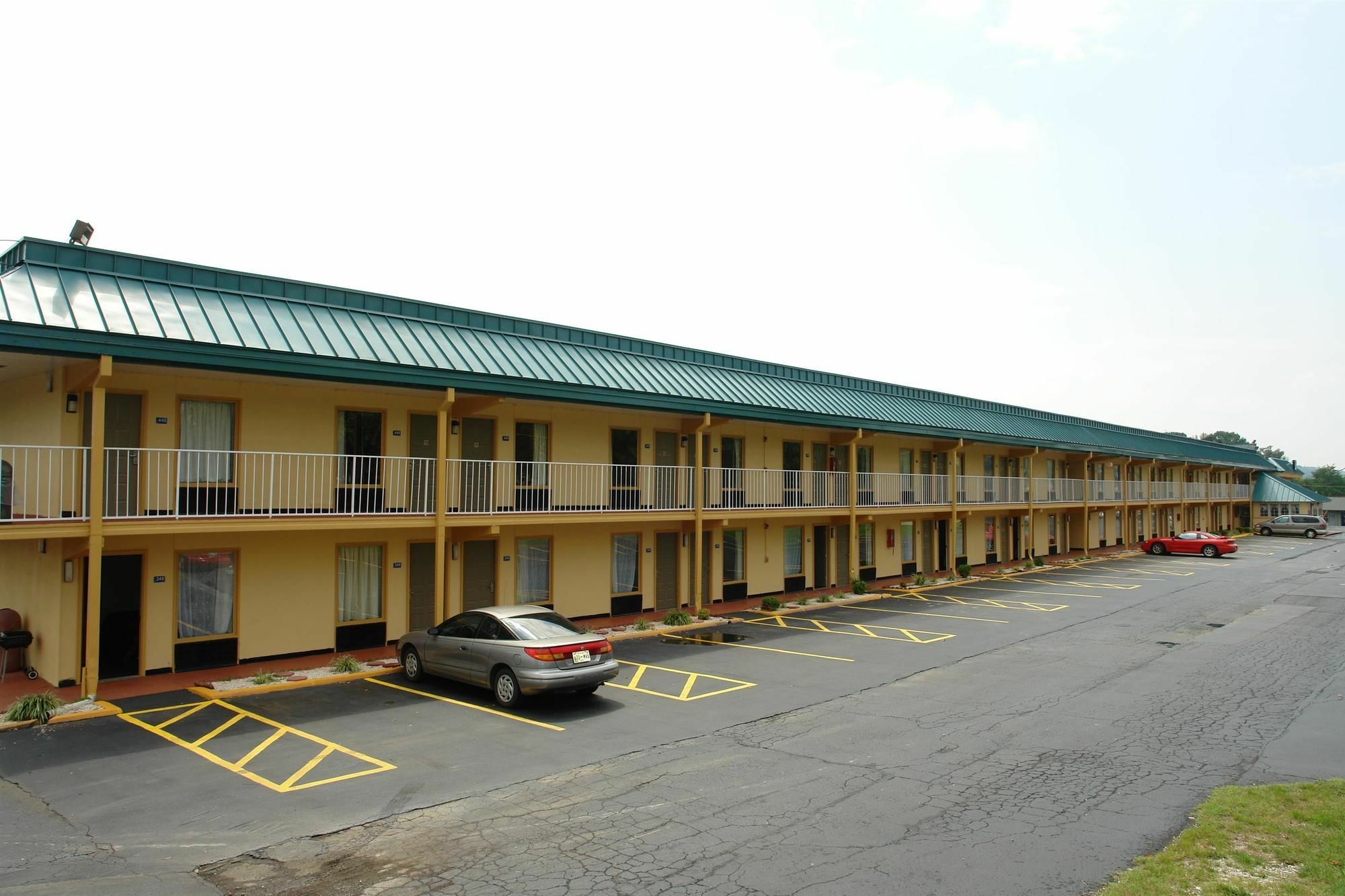 Days Inn By Wyndham Knoxville North Powell Eksteriør billede